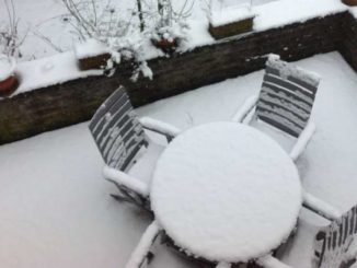 Terrasse ohne Überdachung im Schnee